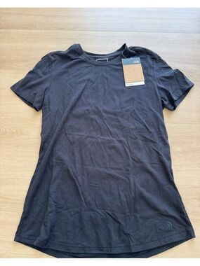 NWT The North Face Black Short Sleeve Crew Tee